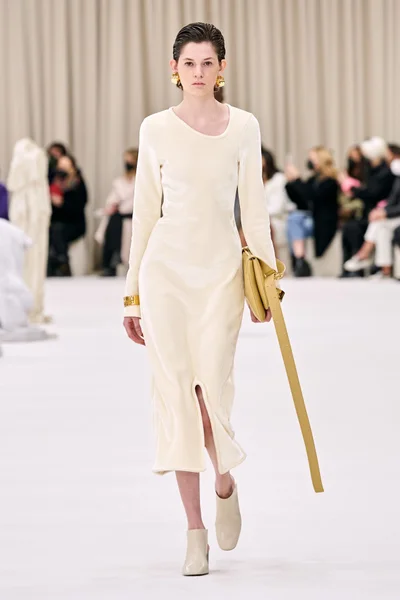 Look 28